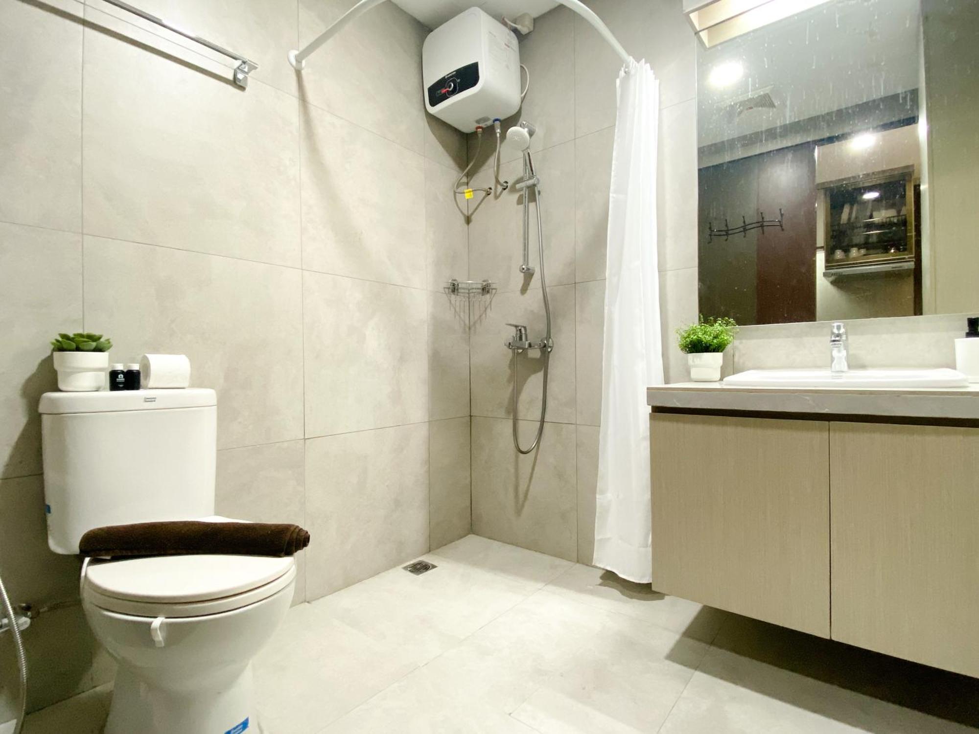 Simply And Comfortable 2Br Pollux Chadstone Apartment By Travelio Cikarang Bagian luar foto